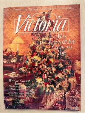 Victoria Magazine Holiday Cover - Red & Gold Christmas Tree December 1995 90s